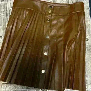 Gorgeous Zara faux leather skirt size large but fits  more like a med